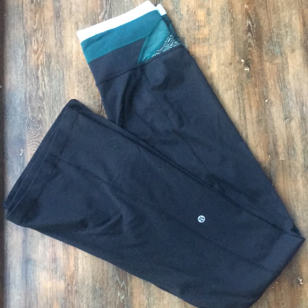 Lululemon flared yoga pants size 10